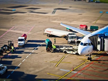 15 Best paying jobs in air freight delivery services